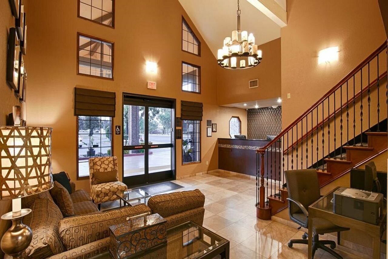 Фото Best Western Town & Country Lodge