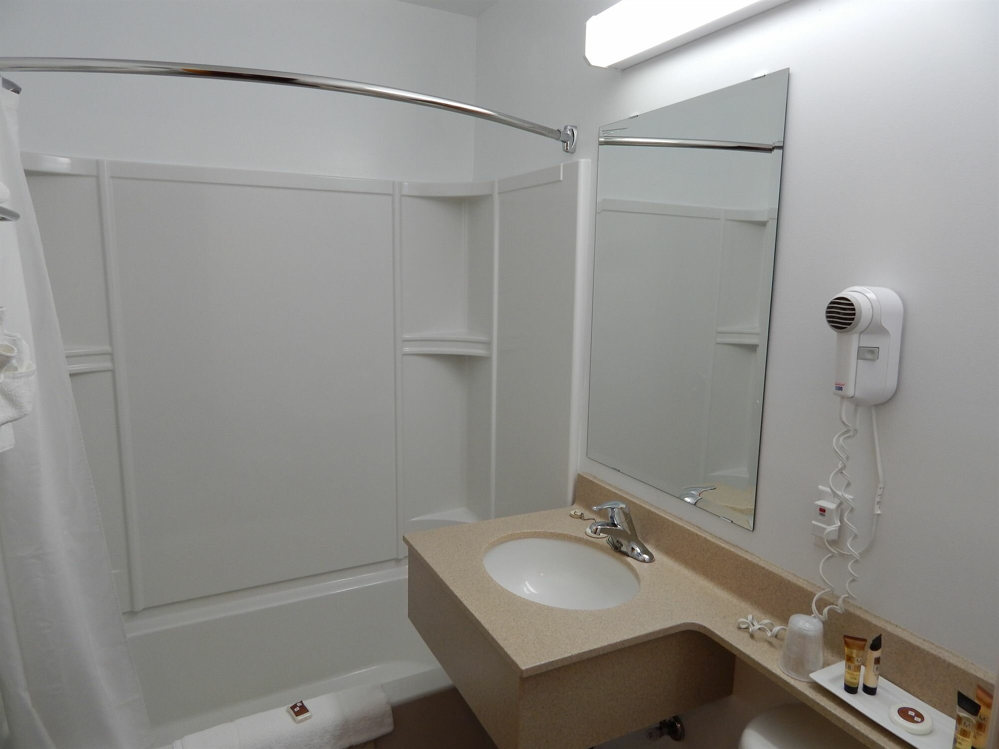 Фото Slemon Park Hotel & Conference Centre