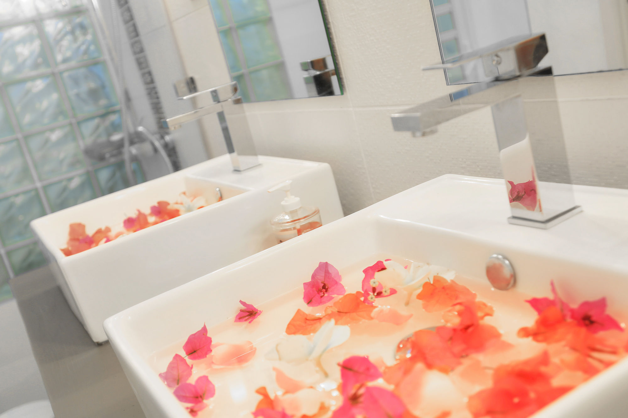 Фото Esprit Libre Restaurant and Guest House