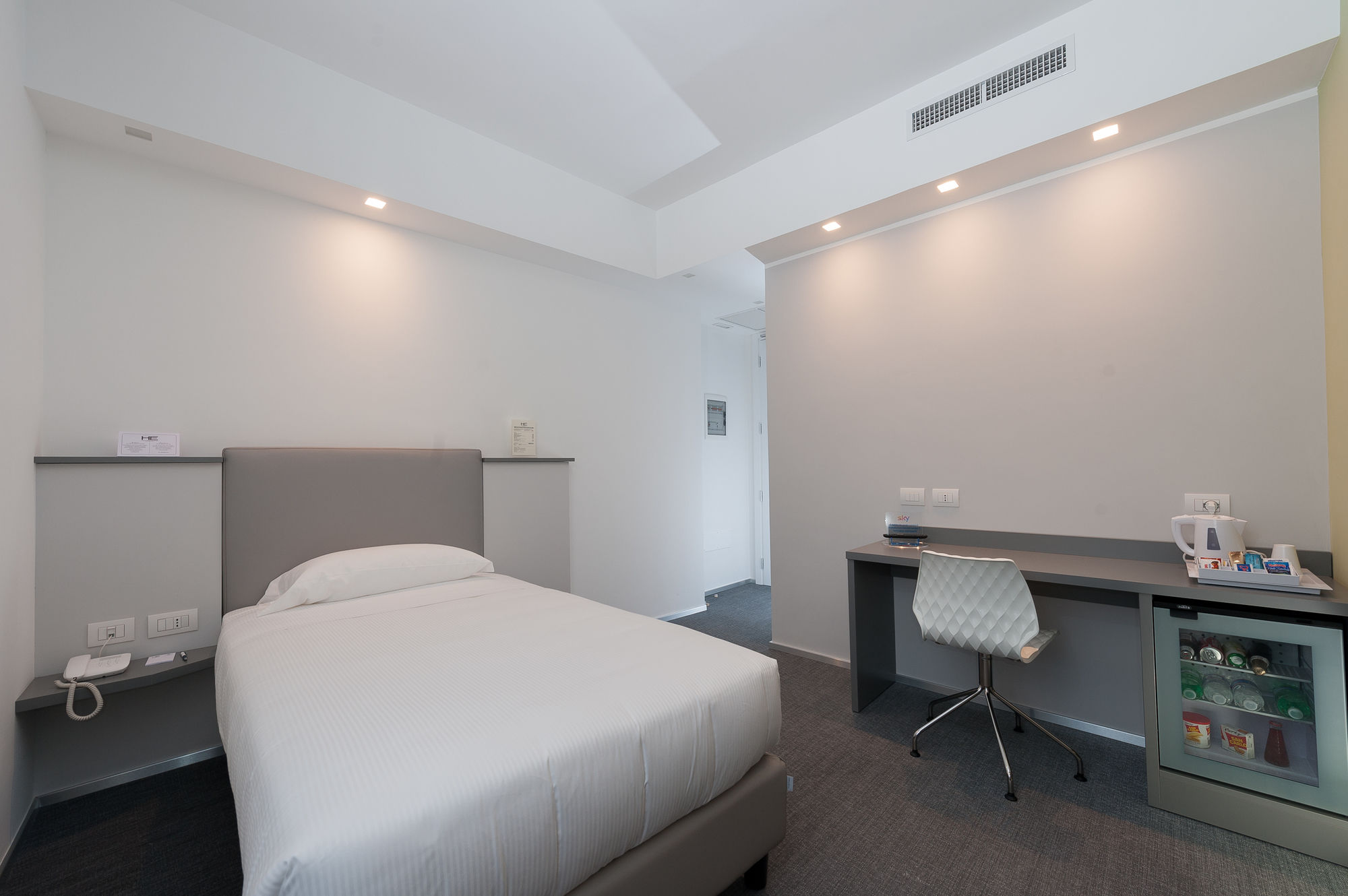 Фото Hotel Executive Inn