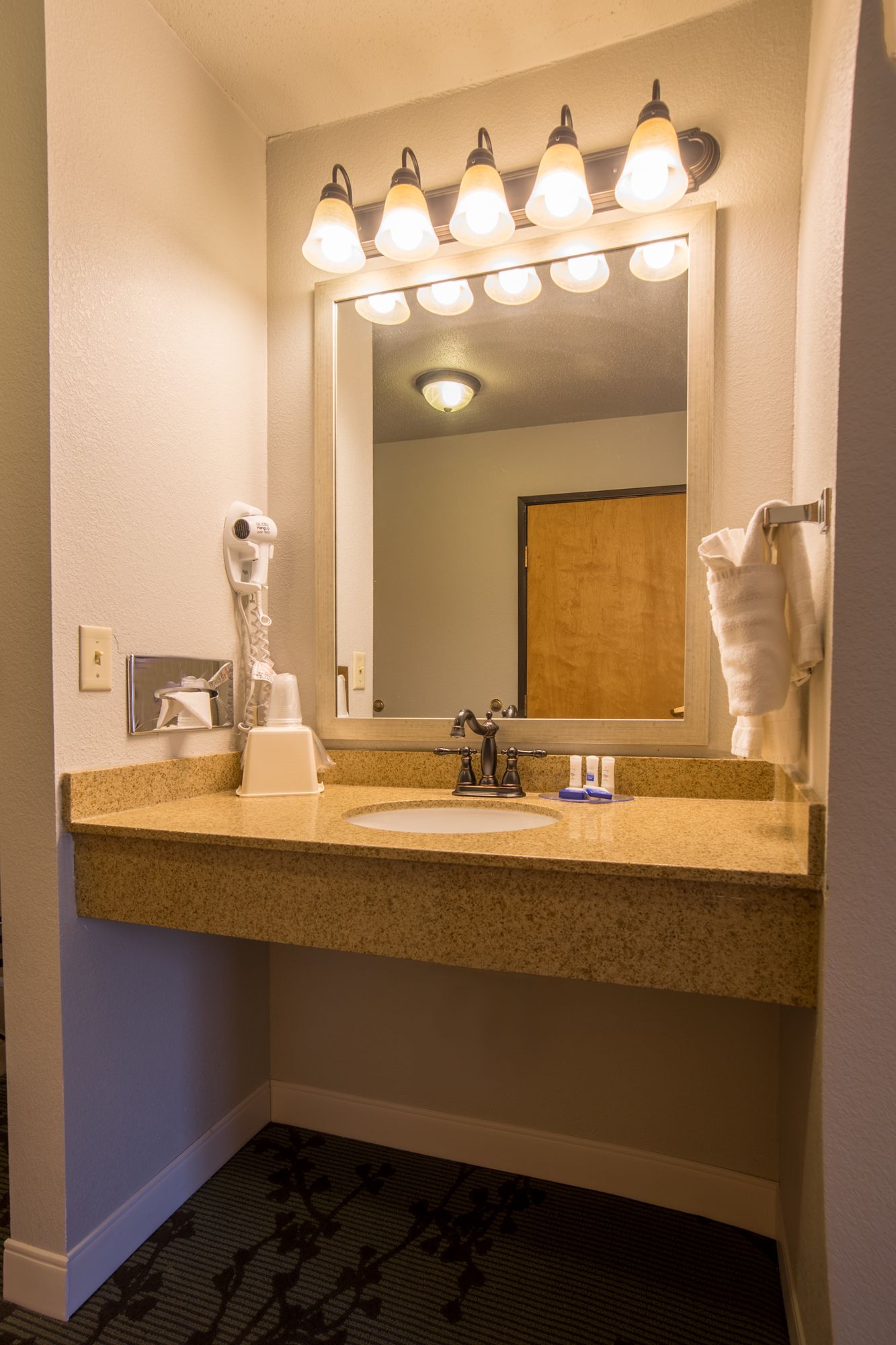 Фото Best Western Black Hills Lodge