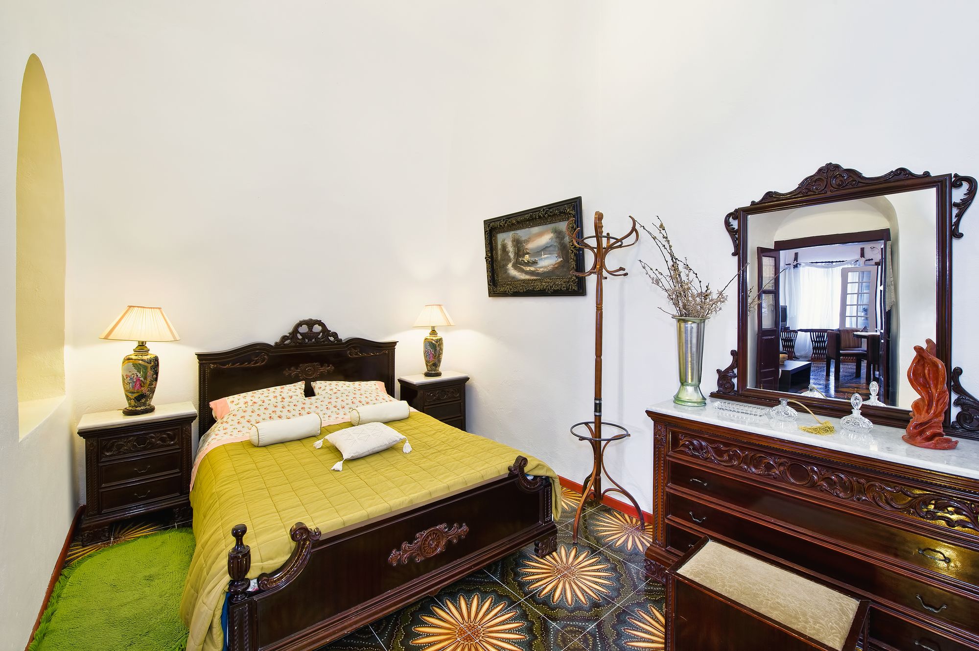 Фото Iriana Suites