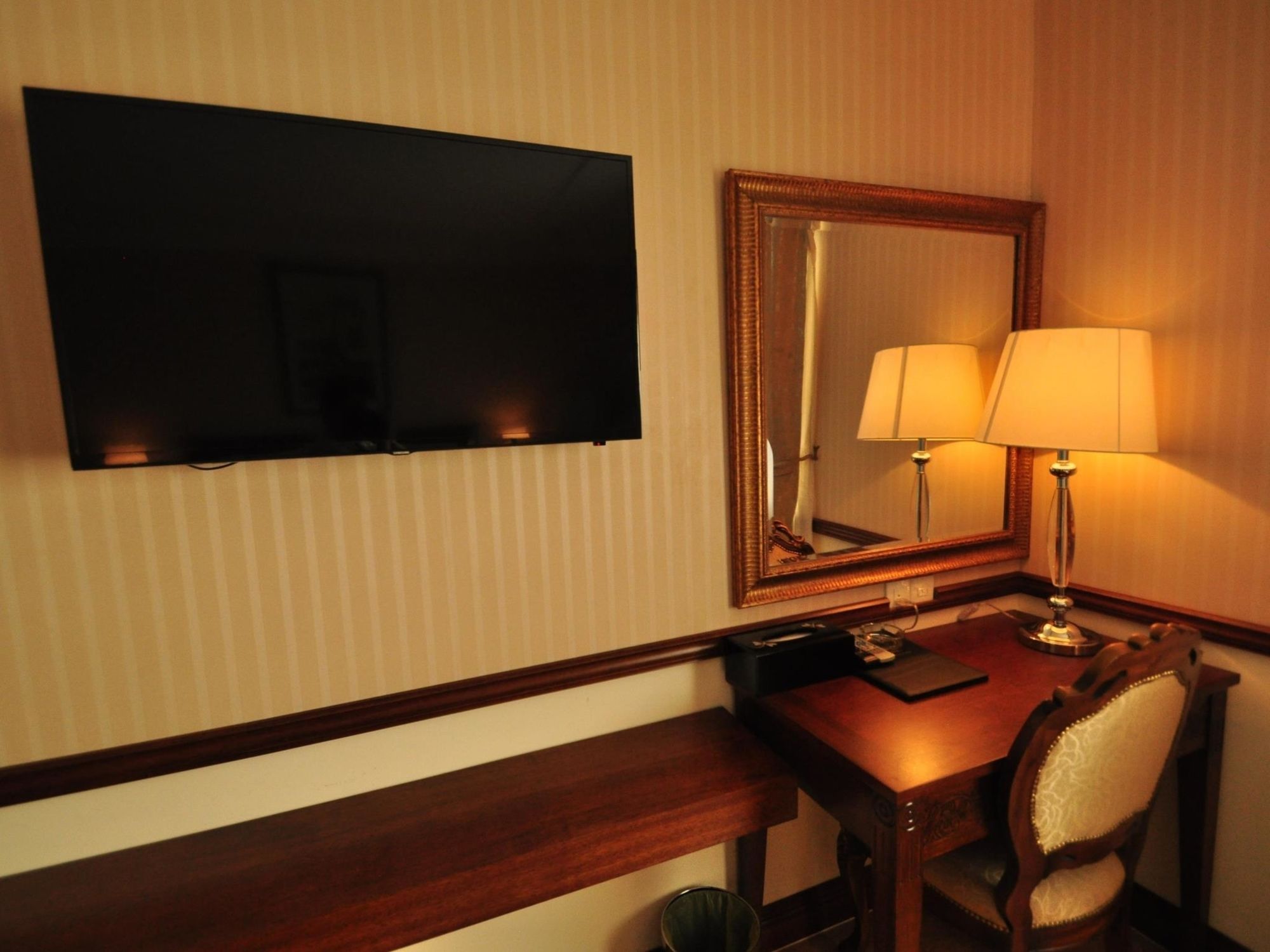 Фото Central Hotel and Residences