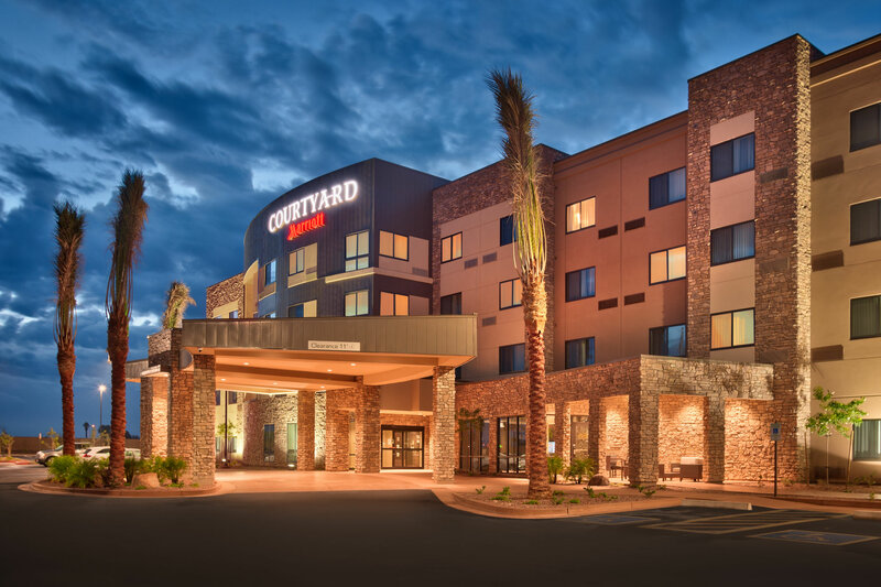 Гостиница Courtyard Phoenix Mesa Gateway Airport в Месе
