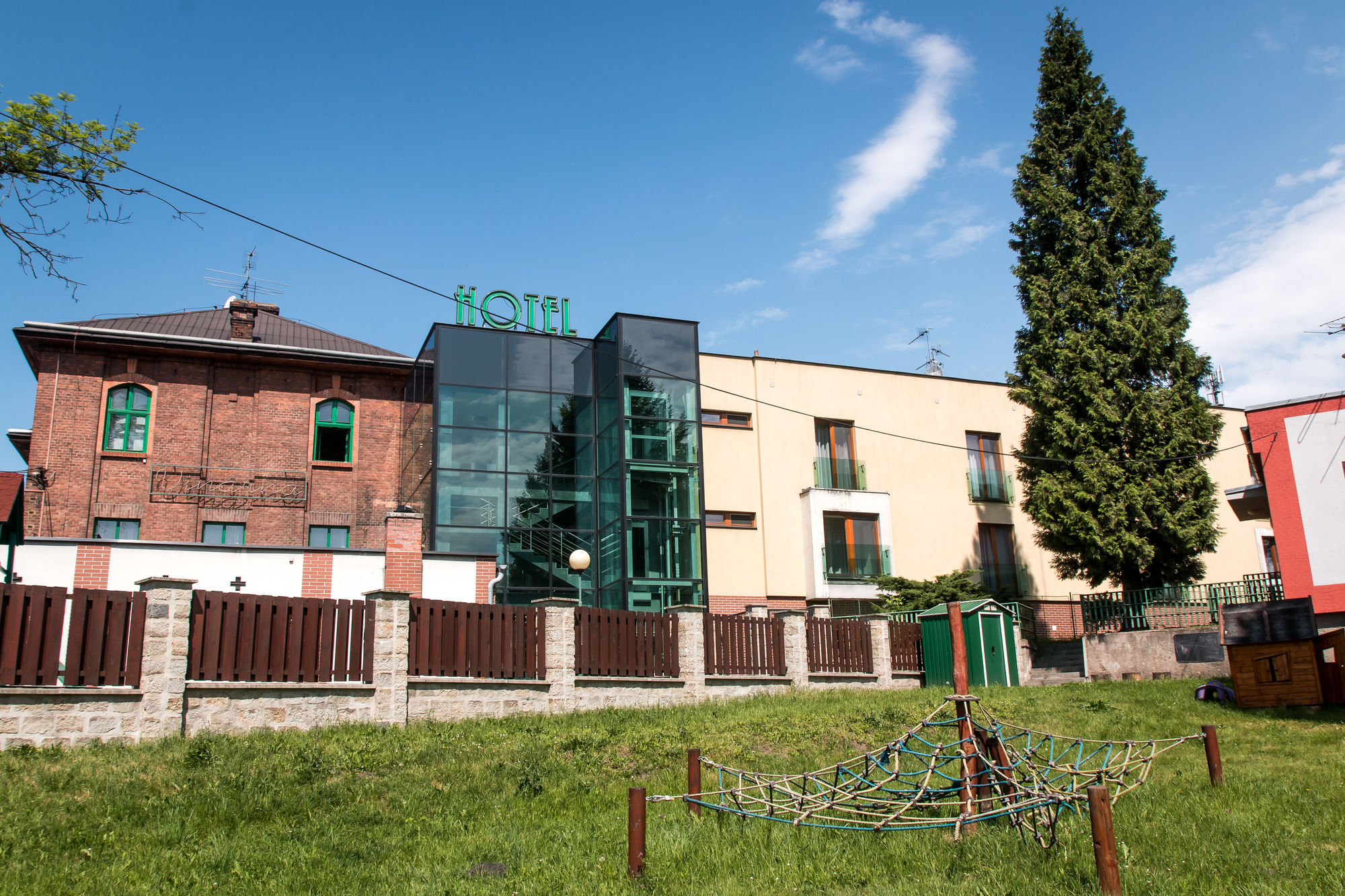 Фото отеля 2