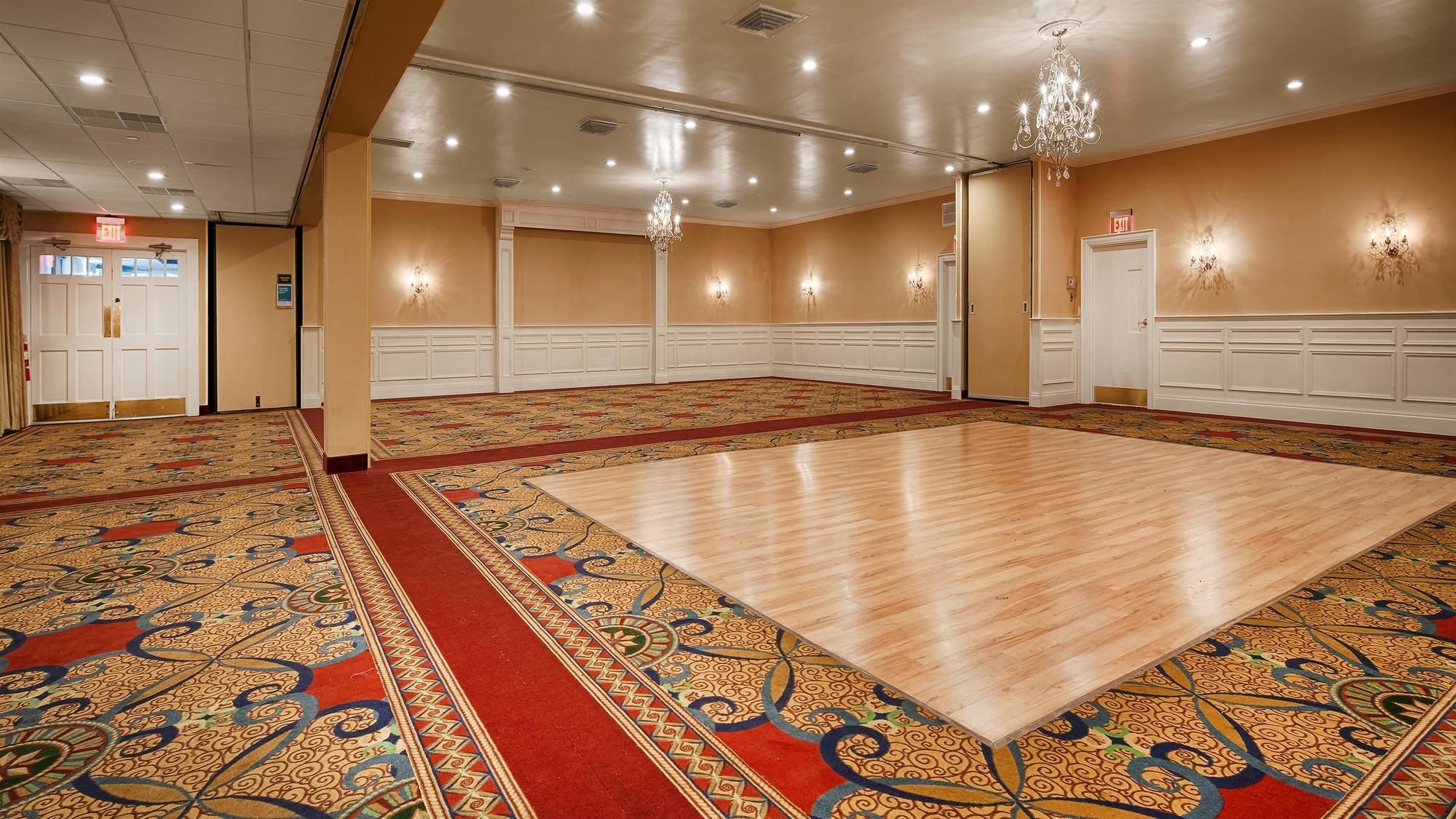 Фото Best Western Plus Keene Hotel