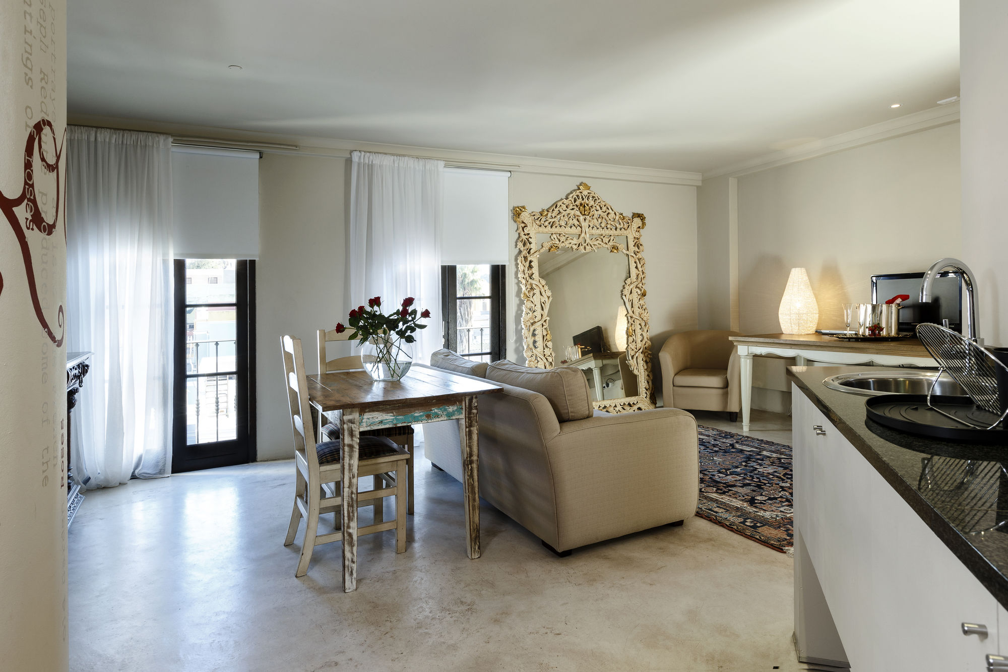 Фото Rouge on Rose Boutique Hotel