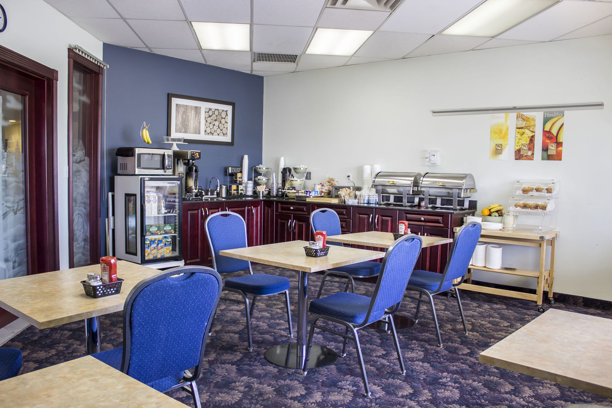 Фото Ramada by Wyndham Nisku Edmonton Airport