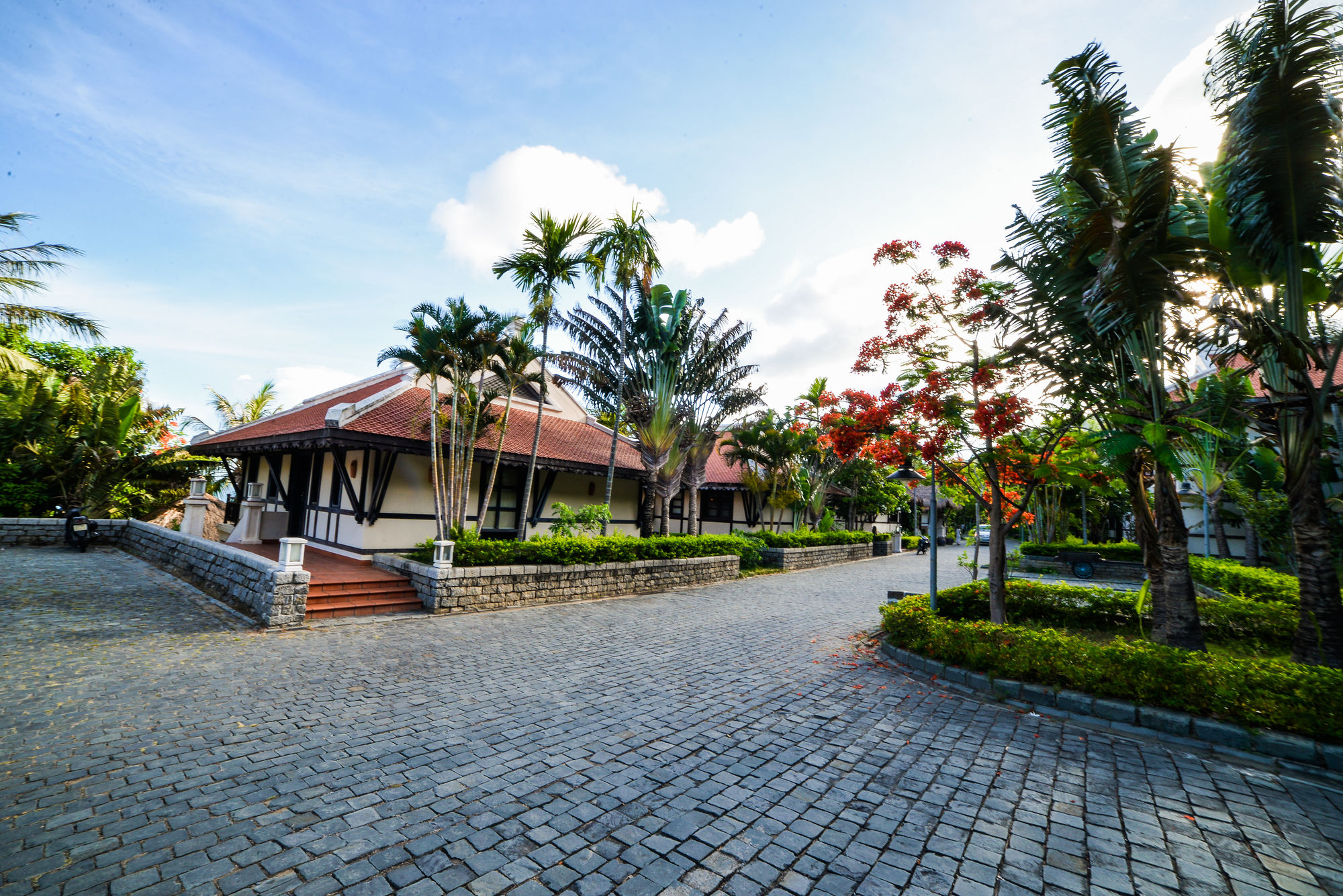 Фото Son Tra Resort & Spa