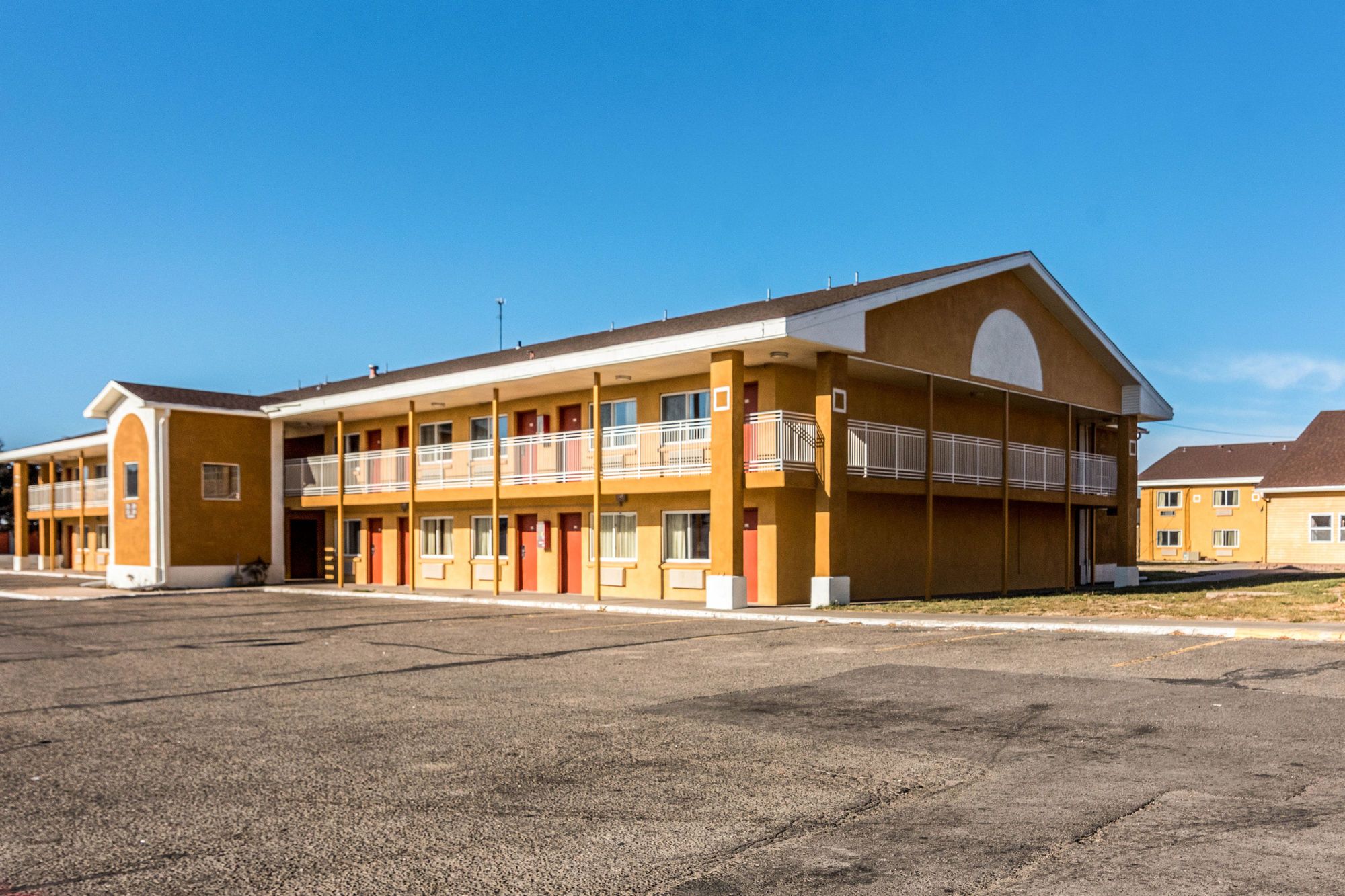 Фото Colby Inn and Suites