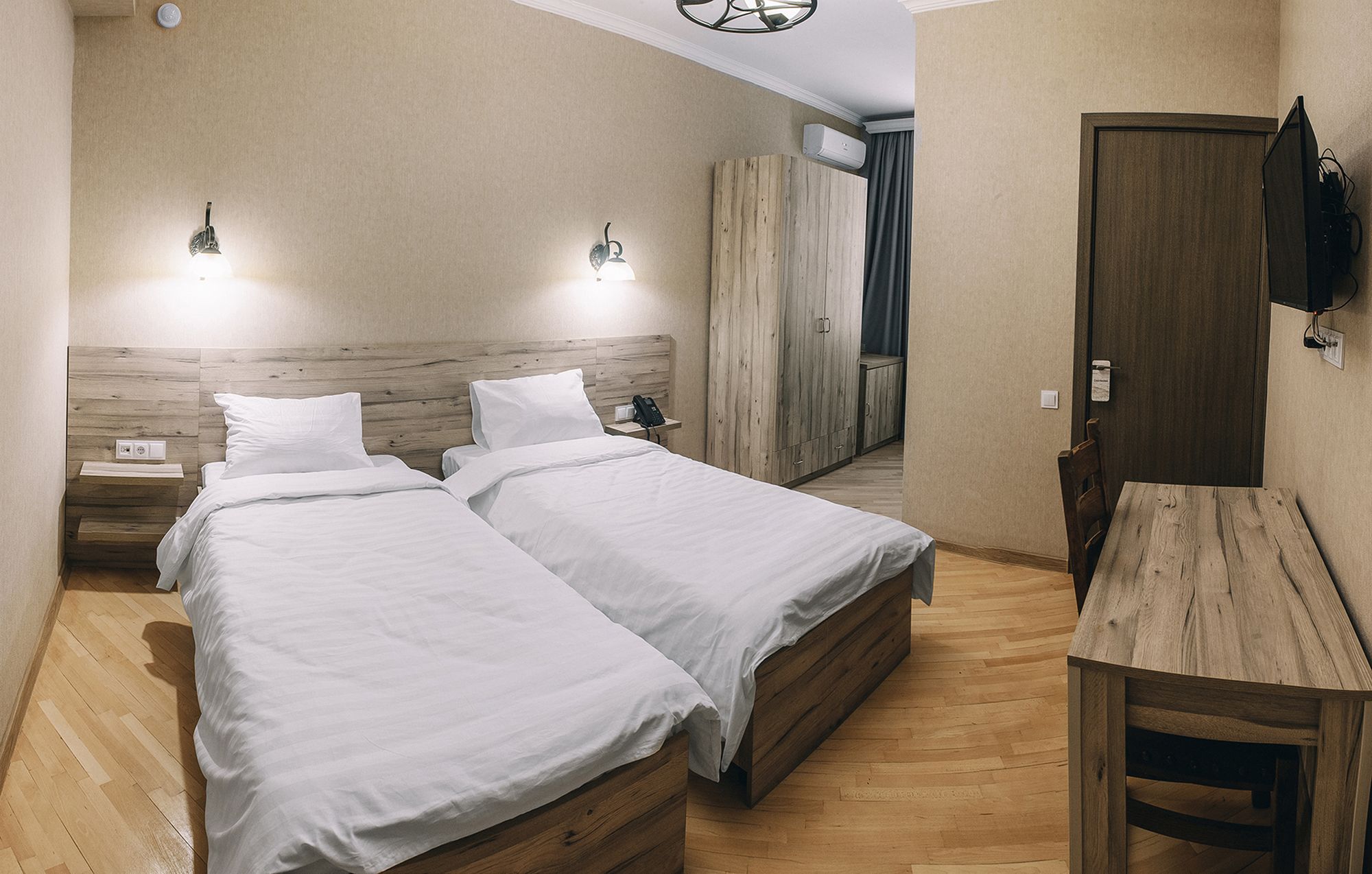 Фото Imperial House