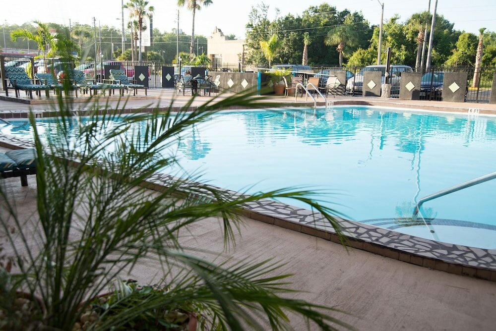 Фото Seasons Florida Resort