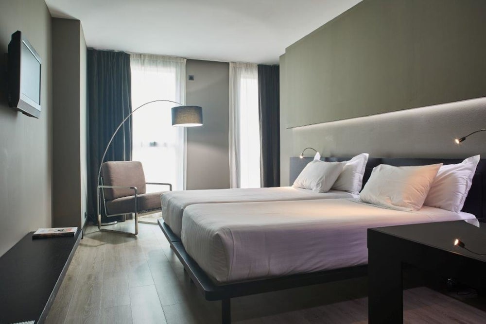 Фото Hotel Silken Gran Teatro Burgos