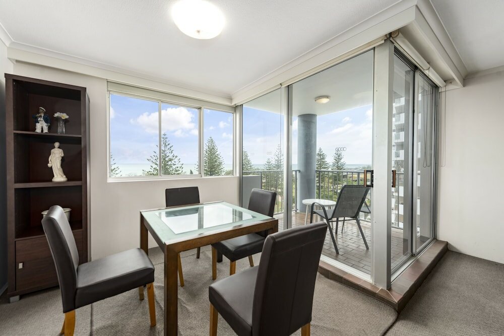 Фото Sandpiper Apartments