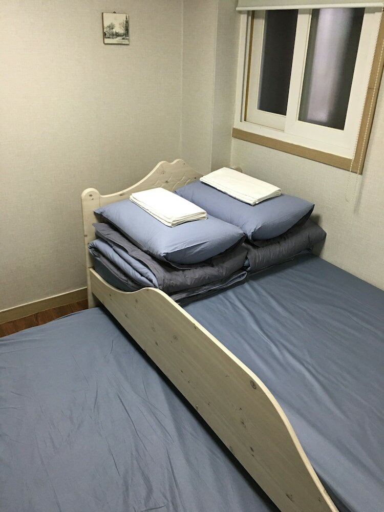 Фото 24guesthouse Sinchon