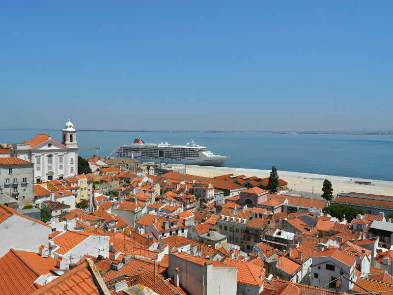 Гостиница Hello Lisbon Castelo Apartments в Лиссабоне