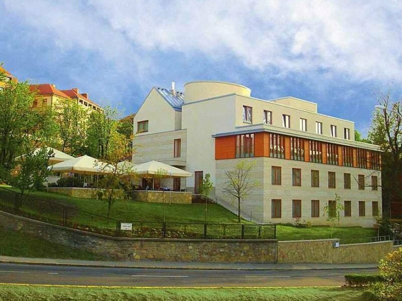 Фото Hotel Castle Garden