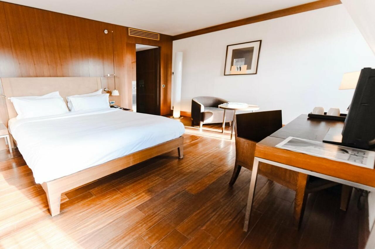 Фото Grand Hotel Champs-Elysees