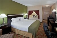 Фото Holiday Inn Express Cleveland Airport - Brookpark, an Ihg Hotel