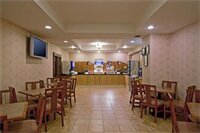 Фото Holiday Inn Express Colton-Riverside North, an Ihg Hotel