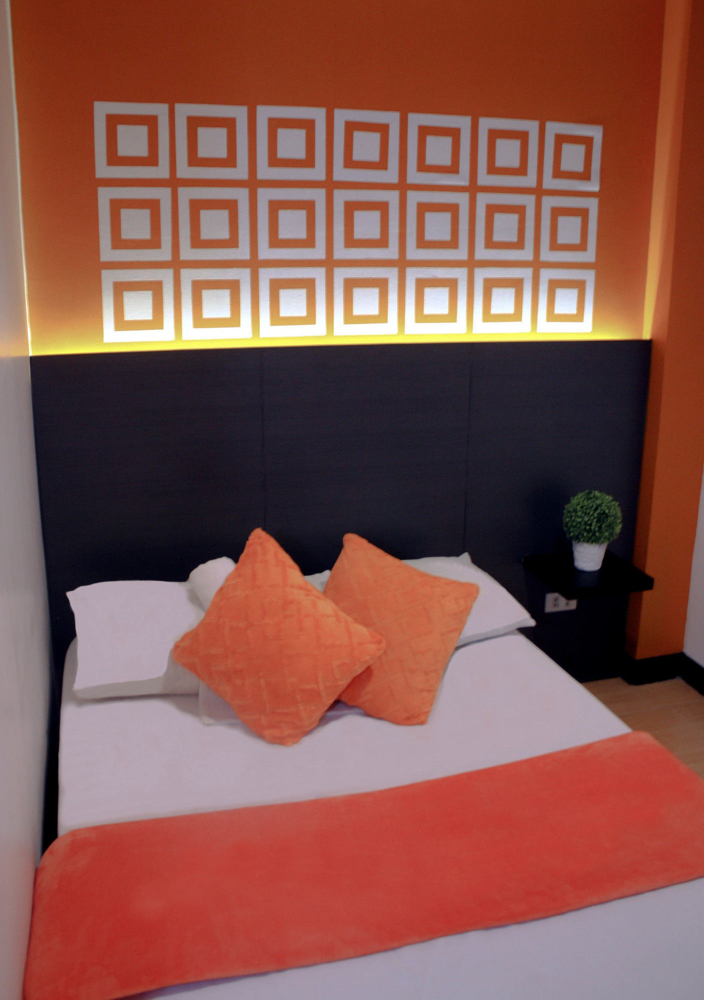 Фото Frederick's Apartelle