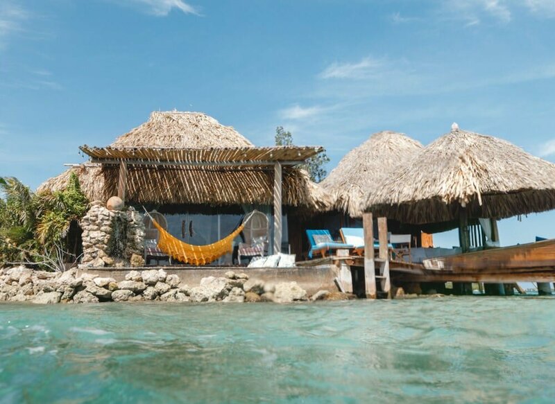 Гостиница Overwater villa with pool Aruba