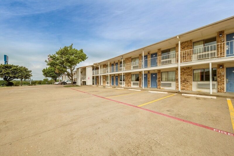 Гостиница Motel 6 Dallas - Red Oak