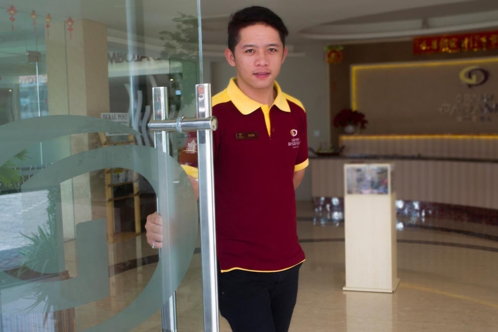 Фото Grand Parama Hotel