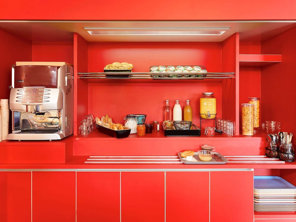 Фото hotelF1 Aix en Provence Sainte Victoire