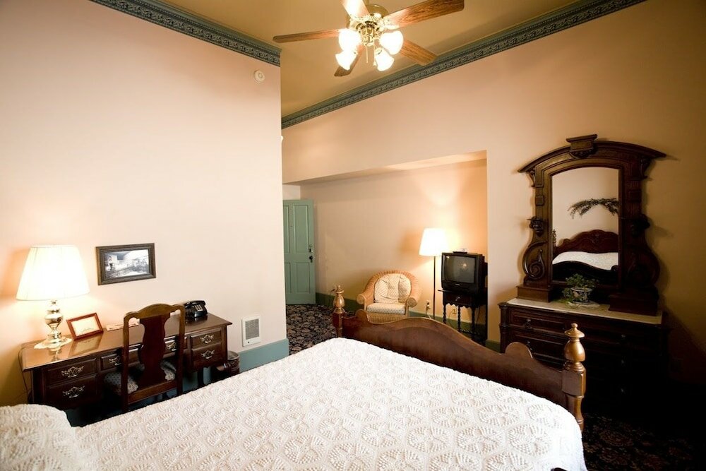 Фото The Weinhard Hotel