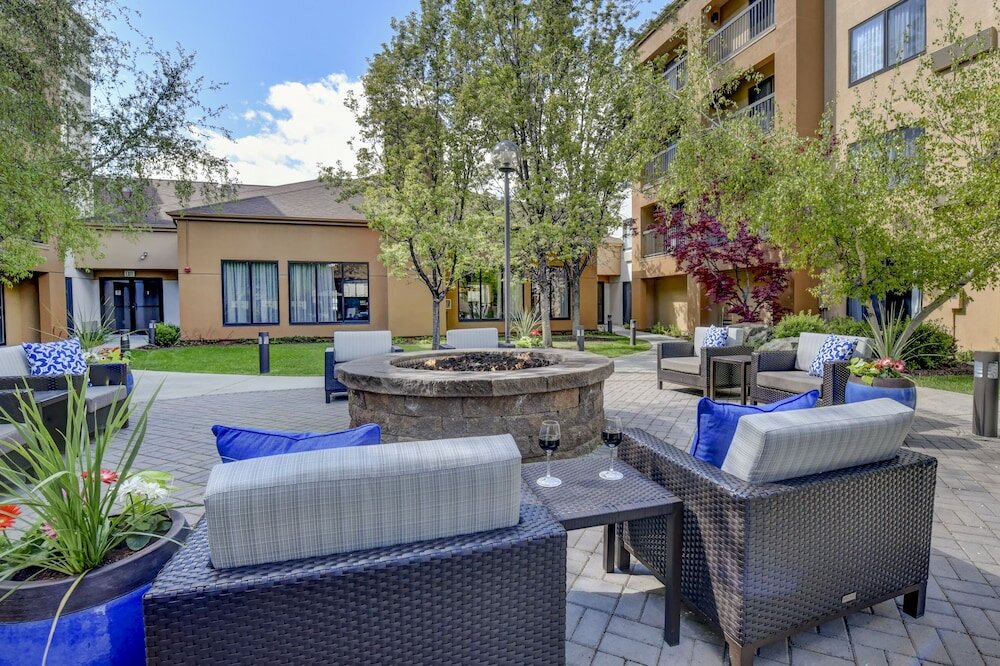 Фото Courtyard by Marriott Downtown Boise