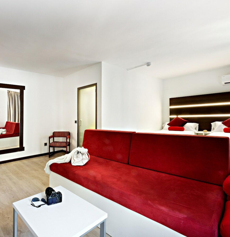 Фото Roisa Hostal Boutique