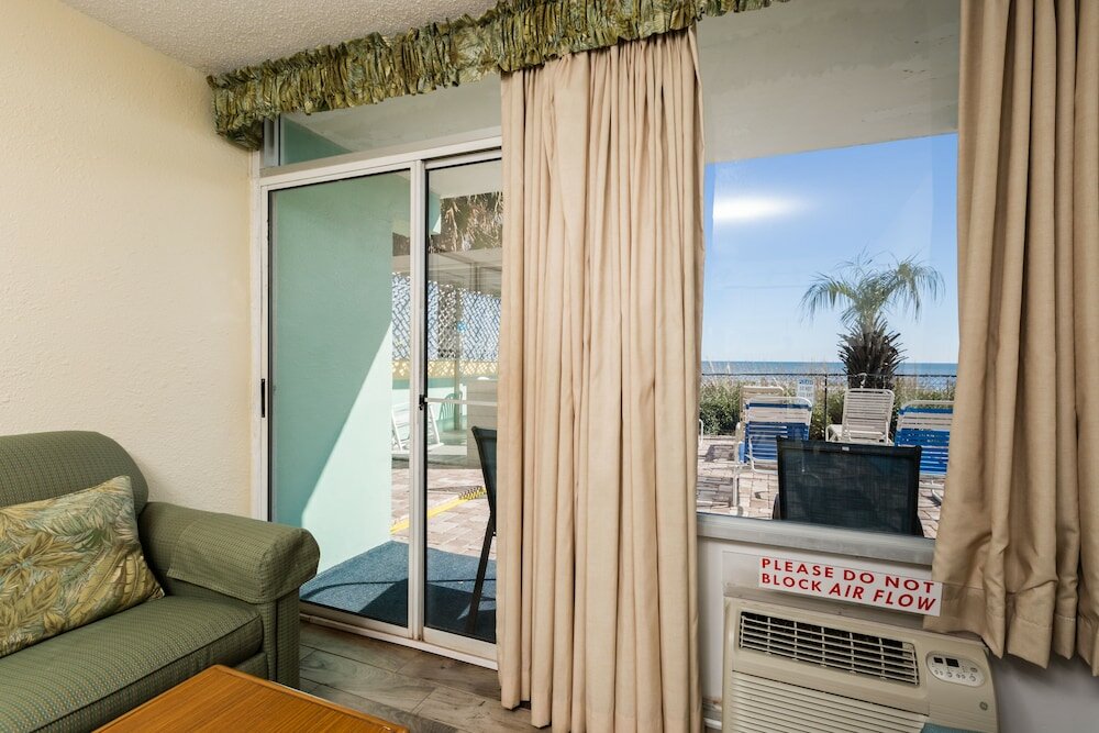 Фото Beach Club at Montego Inn