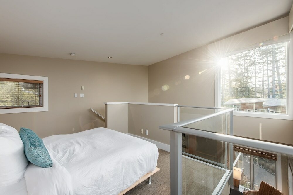 Фото Cox Bay Beach Resort