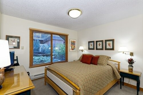Гостиница The Crestwood Condominiums