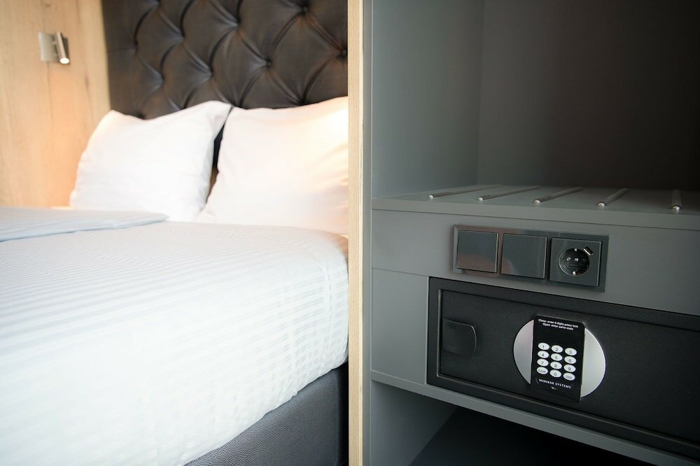 Фото Munich Deluxe Hotel