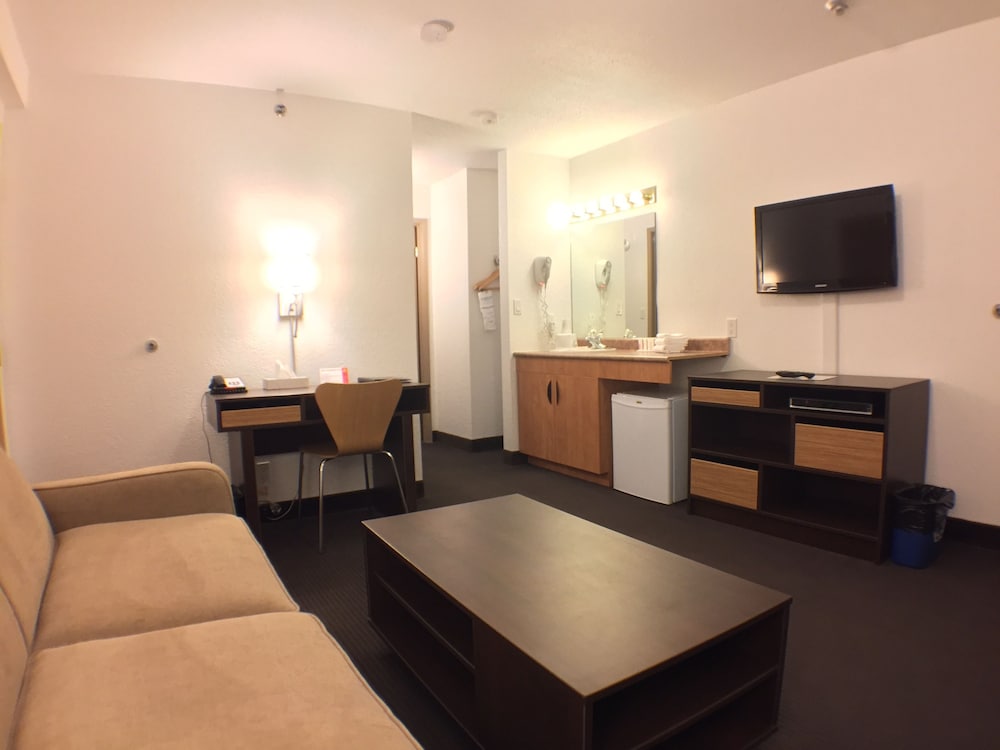 Фото Super 8 by Wyndham Kenora