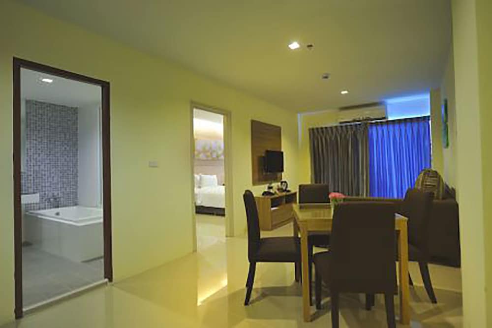 Фото R-Con @ Siam Hotel