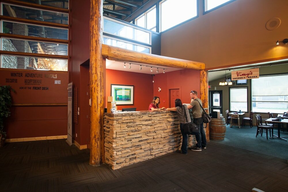 Фото Waterton Lakes Lodge Resort