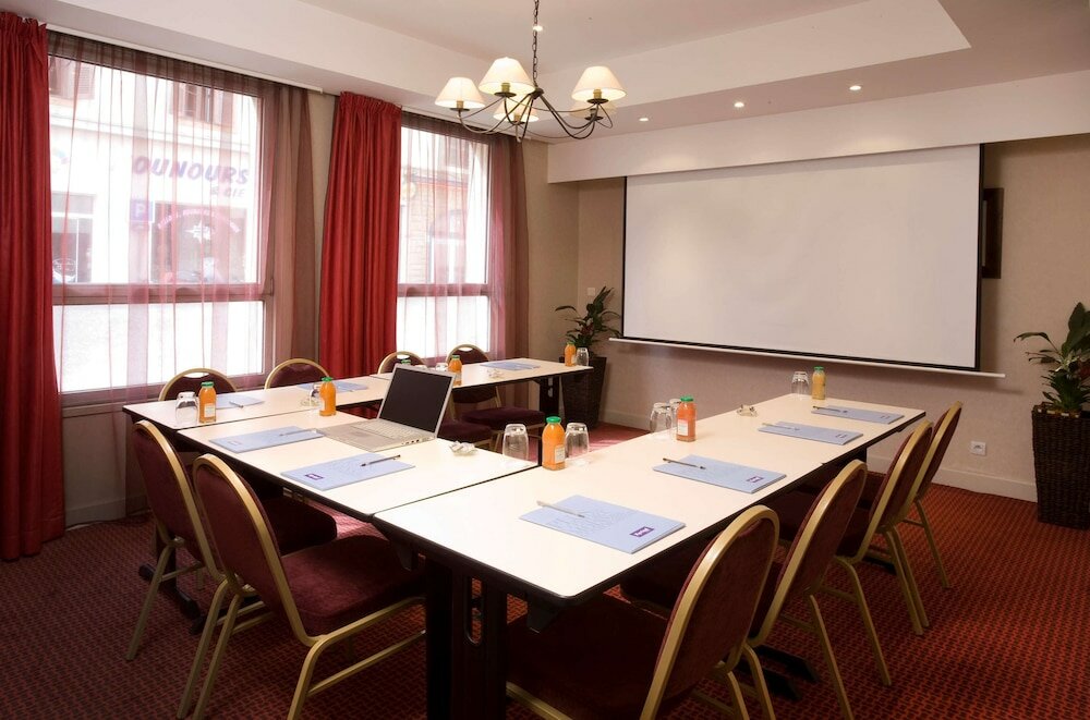 Фото Kyriad Villefranche Sur Saone