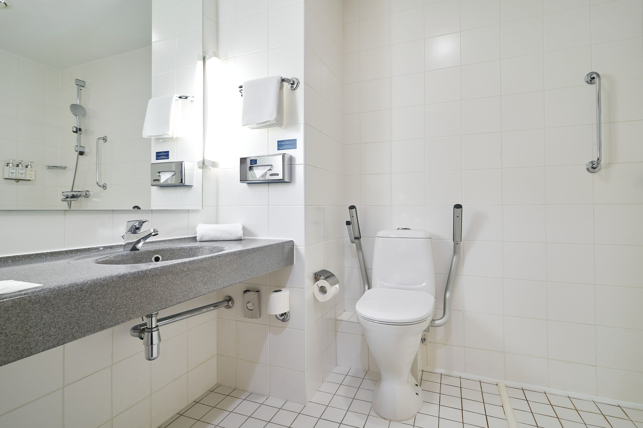 Фото Cosmos Ekaterinburg Hotel