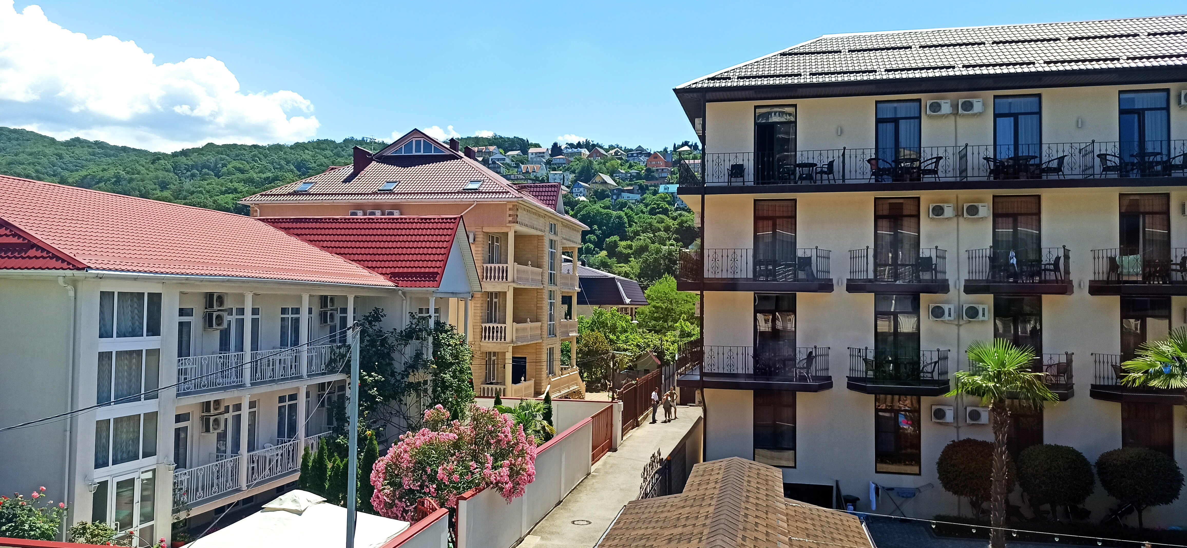 Фото отеля 2