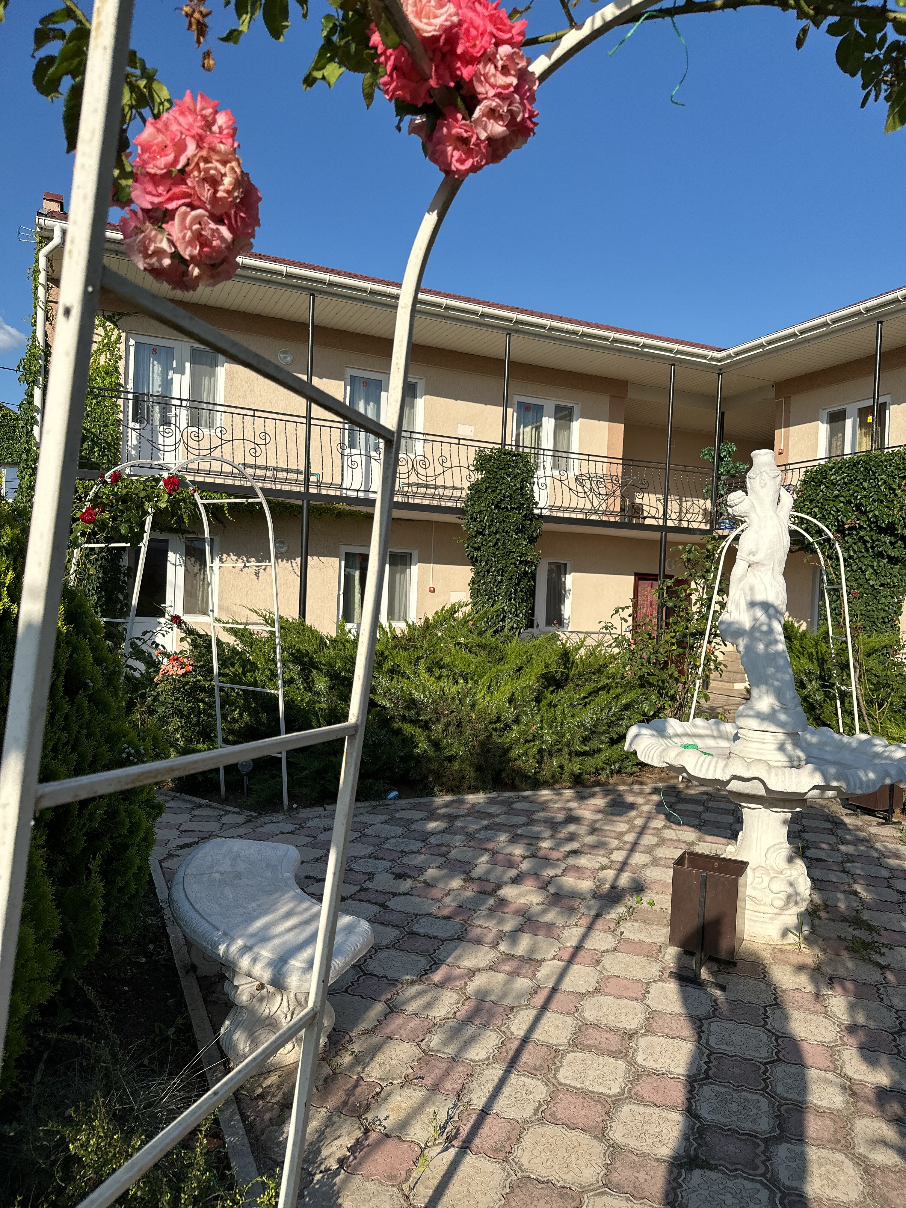 Фото Зелёный дворик