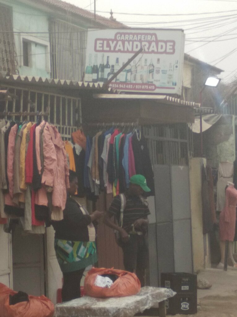 Cafe Garrafeira Edgiovani, Loanda, photo