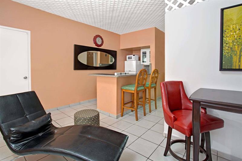 Фото Knights Inn Hallandale