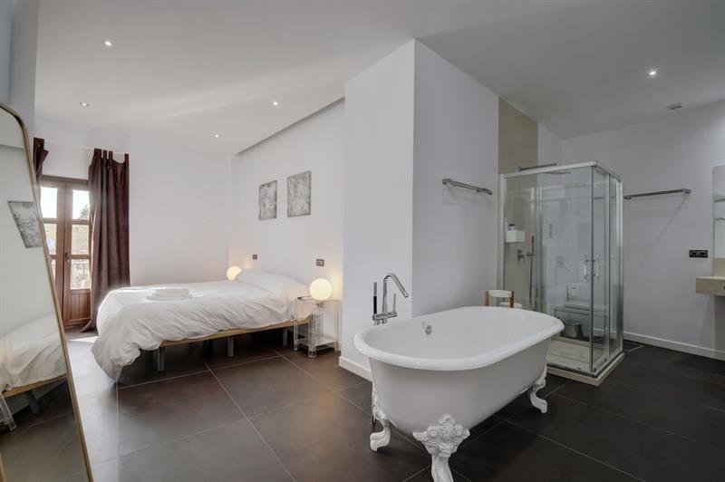 Фото Wonderful views in luxury apartment