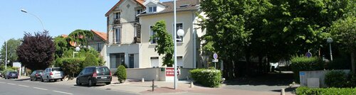 Гостиница Hotel Rythme в Версале