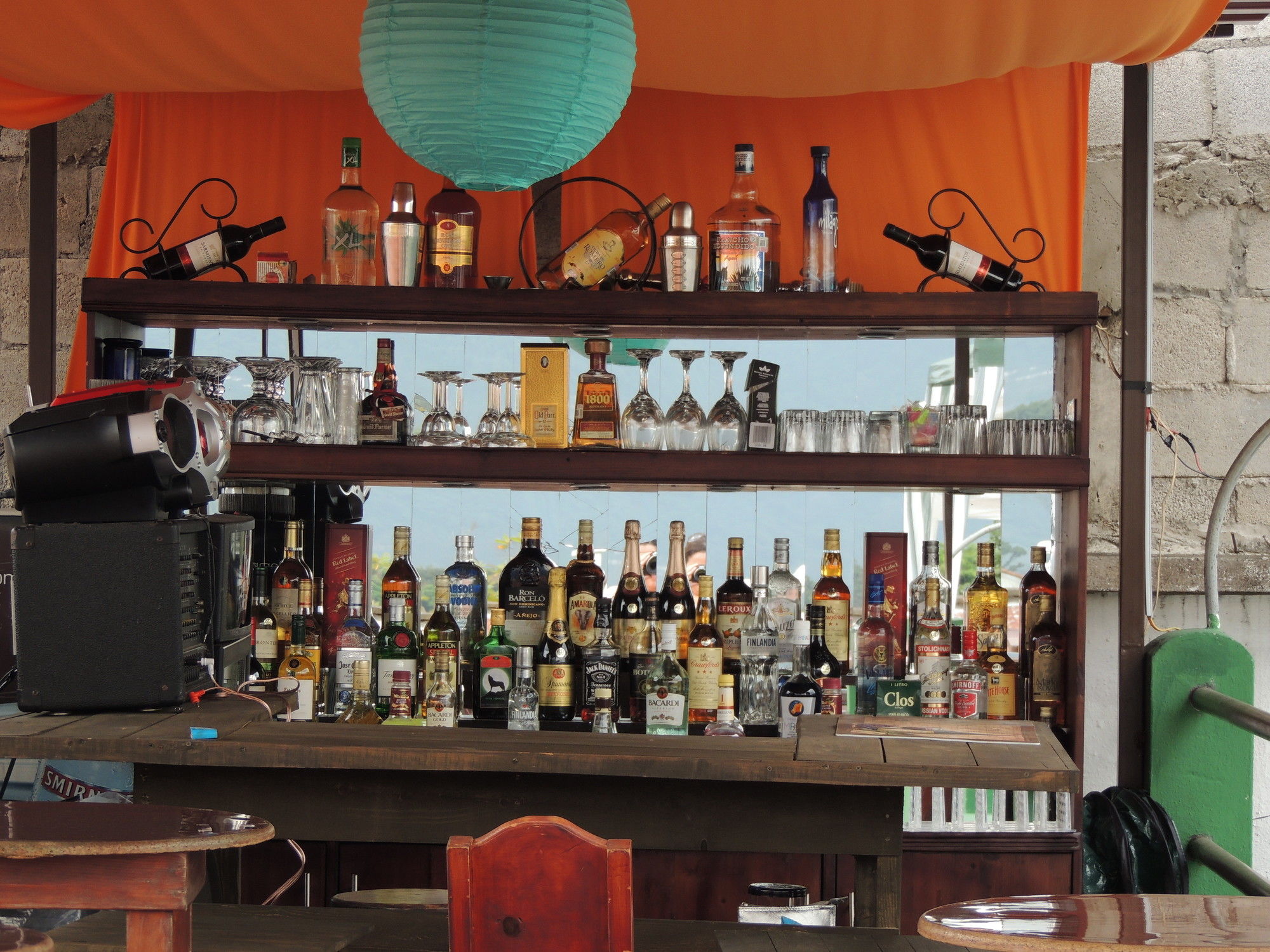 Фото Feathers Hotel and Lounge - Hostel