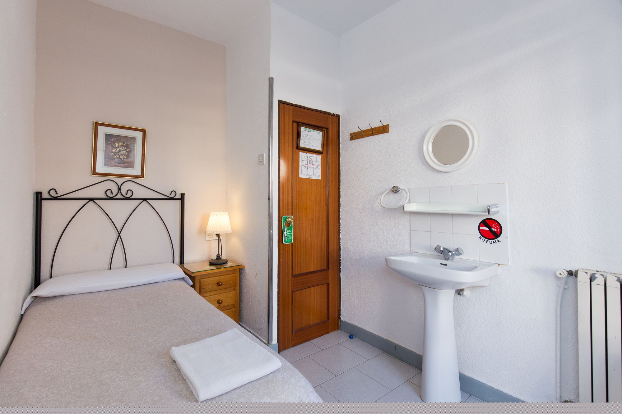 Фото Hostal Mesones