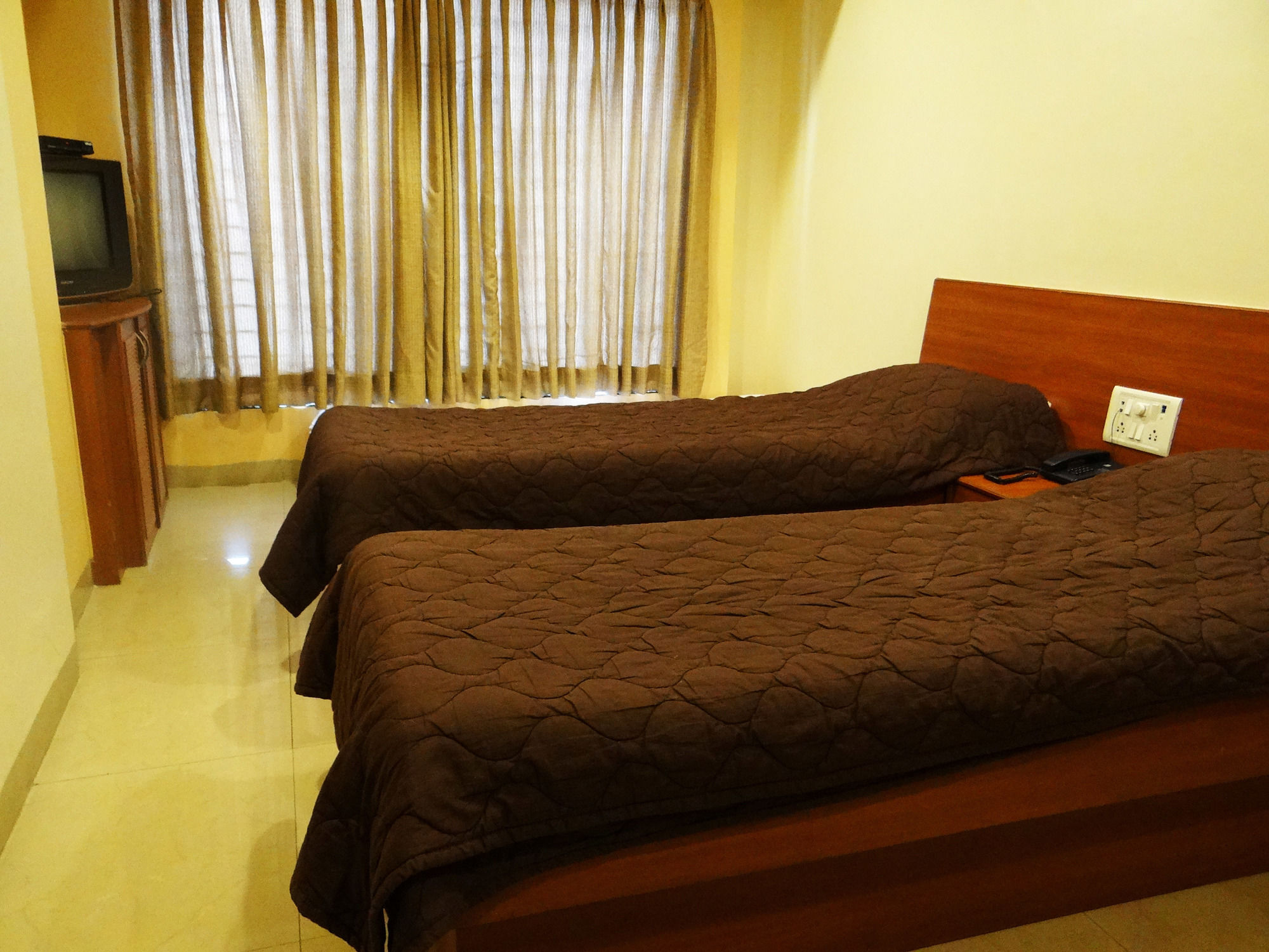 Фото Hotel Lucky Goregaon